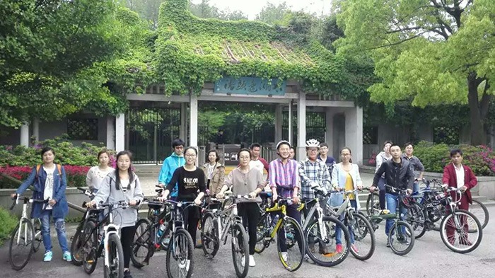 午夜影院福利社-外出活動